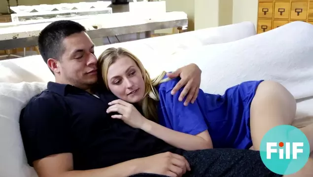 Compilación porno de las mejores escenas de incesto de familias ensambladas del 2021